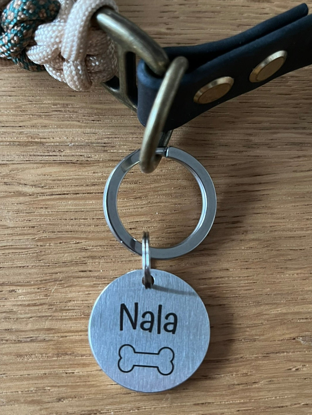 Individuell gravierte Hundemarke aus Edelstahl - Knochen