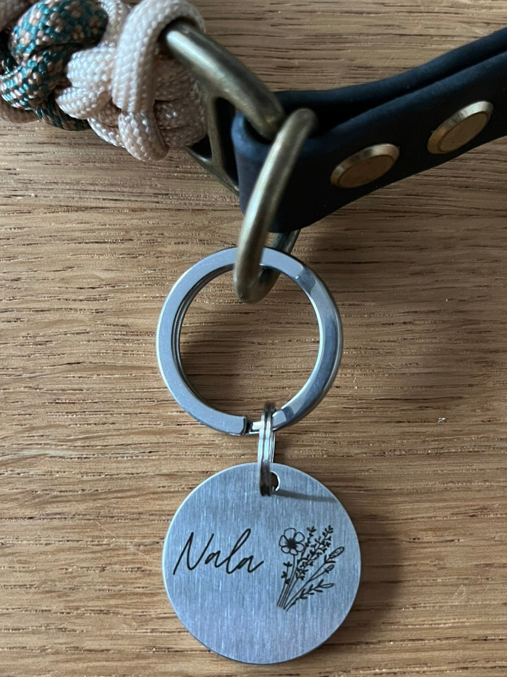 Individuell gravierte Hundemarke aus Edelstahl - Blumenstrauß