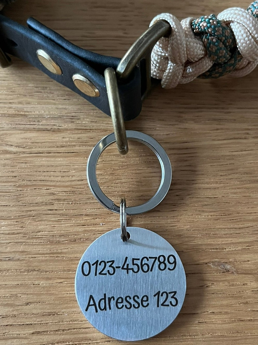 Individuell gravierte Hundemarke aus Edelstahl - Blumen